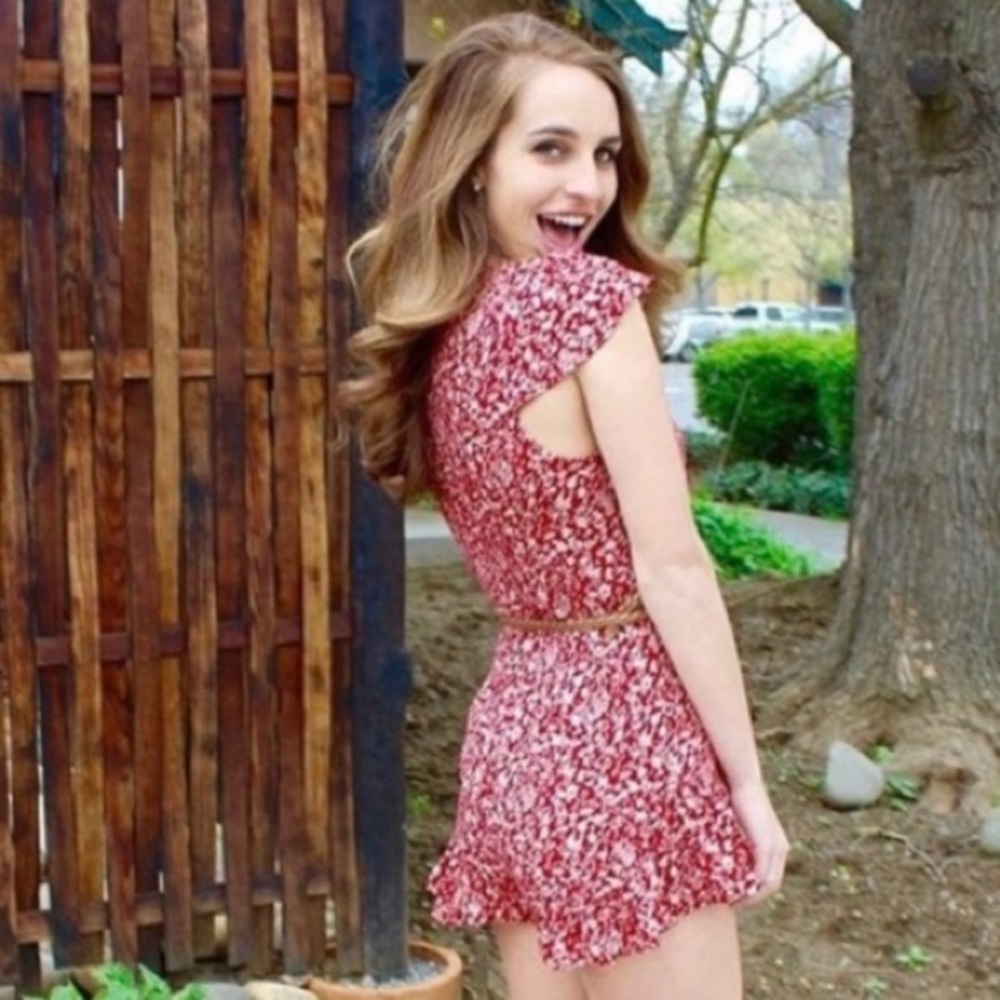 🆕️ Mura: Lost Muse Red Romper with Tan Floral Print. Cott-Poly Underlined. MED.